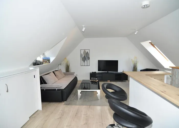 Attraktives Im Stadtzentrum Balkon Lift Apartment Plauen